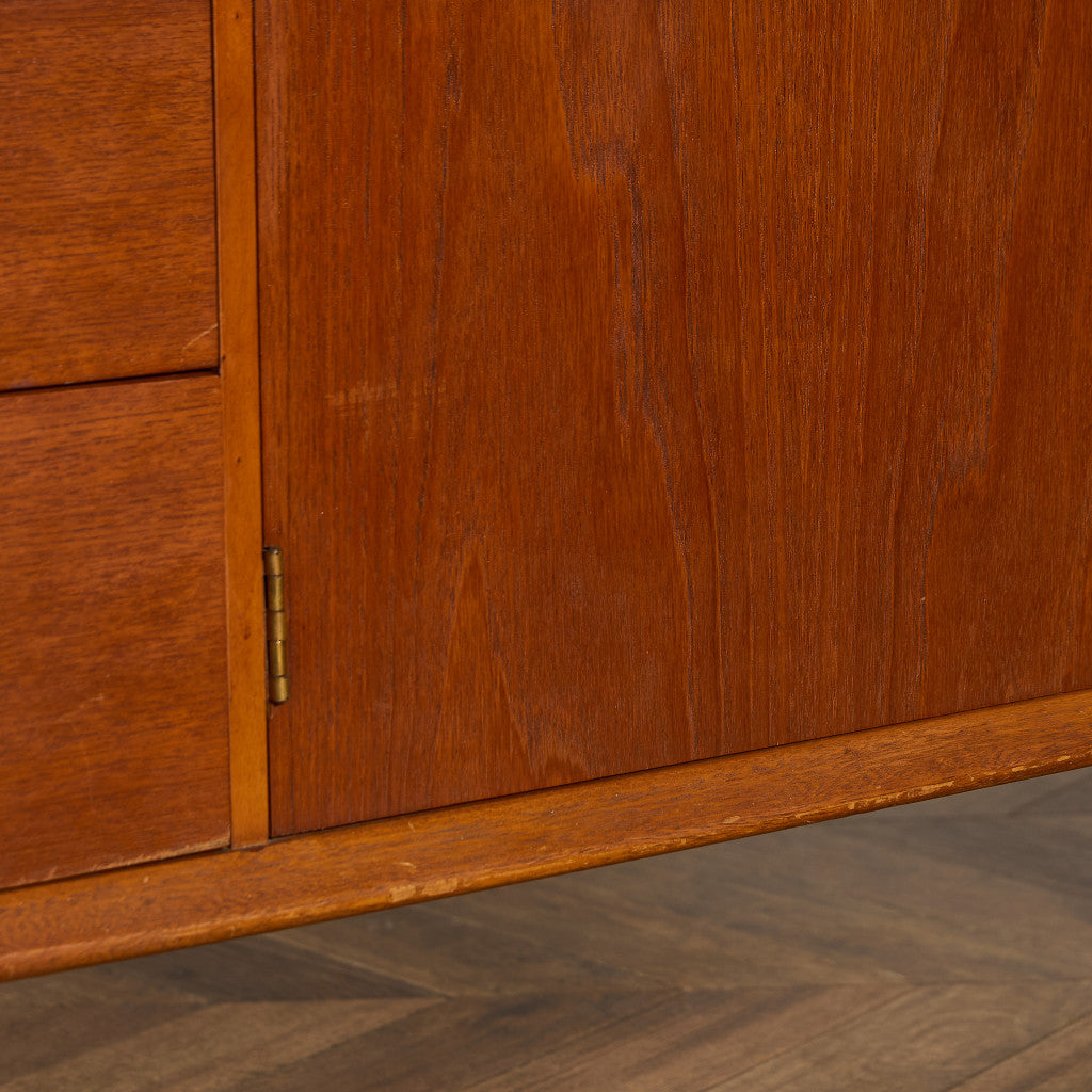 ヴィンテージ ハイ サイドボード