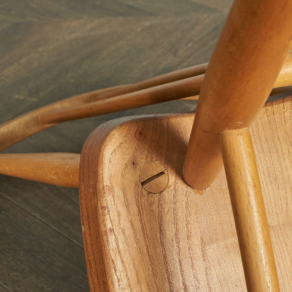 スティックバックチェア