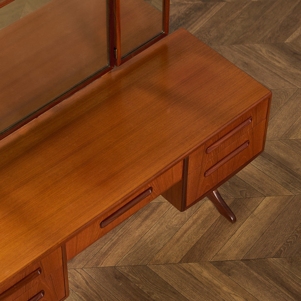 ニューフレスコ ドレッシングデスク (1986)