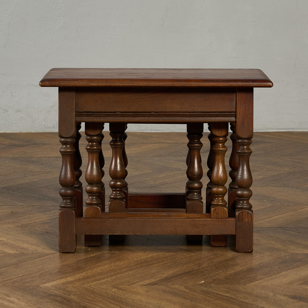 ネストテーブル