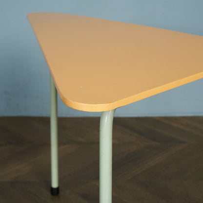 英国ヴィンテージ トライアングル センターテーブル / コーヒーテーブル #85362