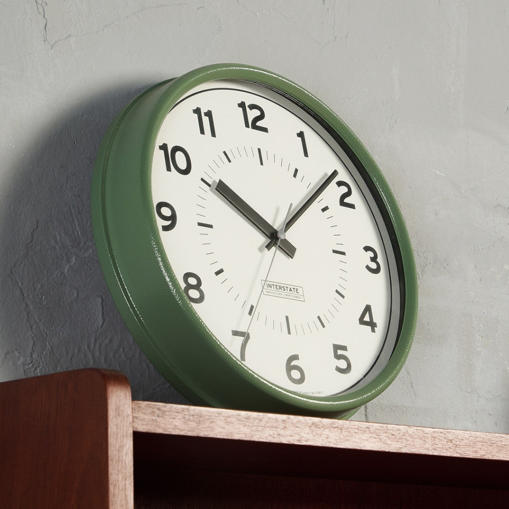 TRAFFIC SERIES CLOCK / INTERSTATE