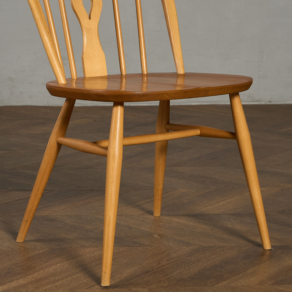 シスルバックチェア ゴールドメタルラベル