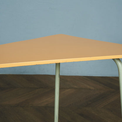 英国ヴィンテージ トライアングル センターテーブル / コーヒーテーブル #85362