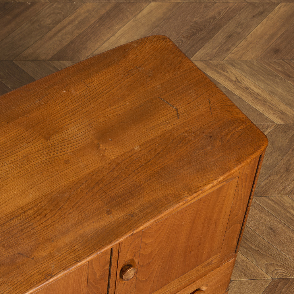 ウィンザー サイドボード