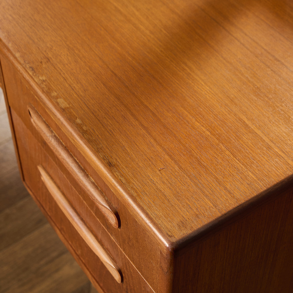 ニューフレスコ ドレッシングデスク (1986)