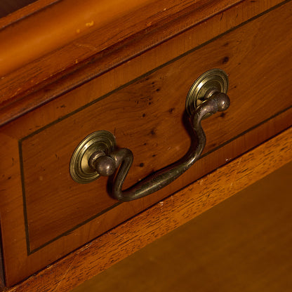 英国 クラシック サイドキャビネット