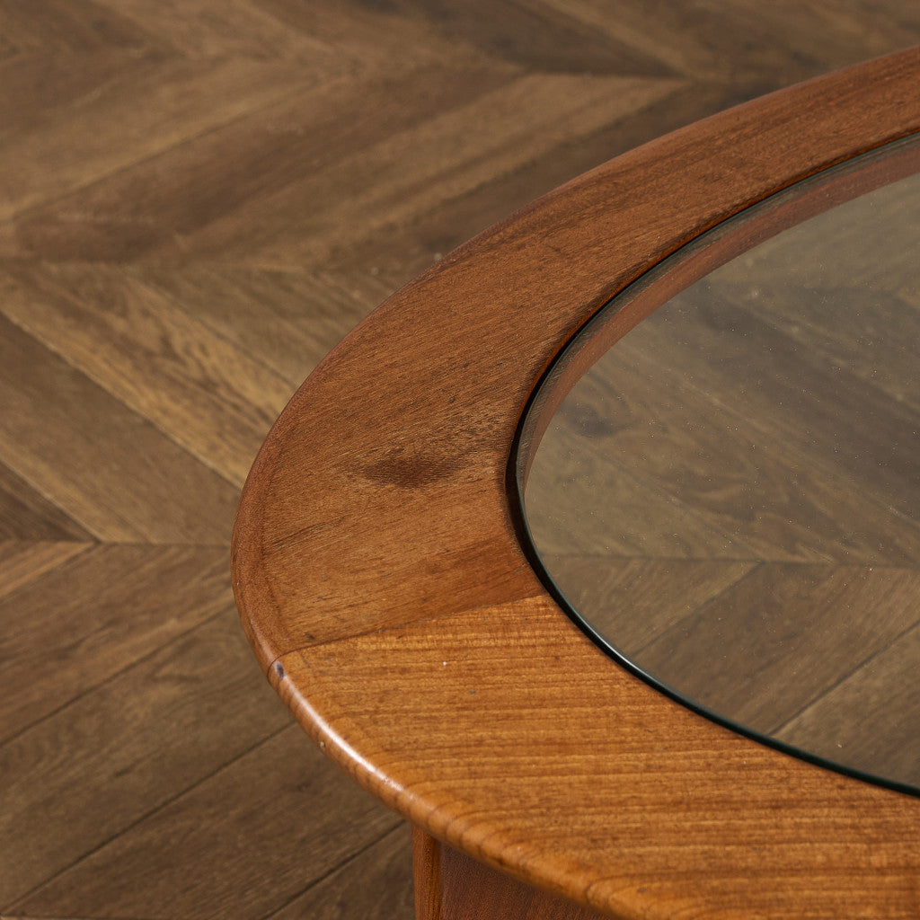 astro オーバルコーヒーテーブル