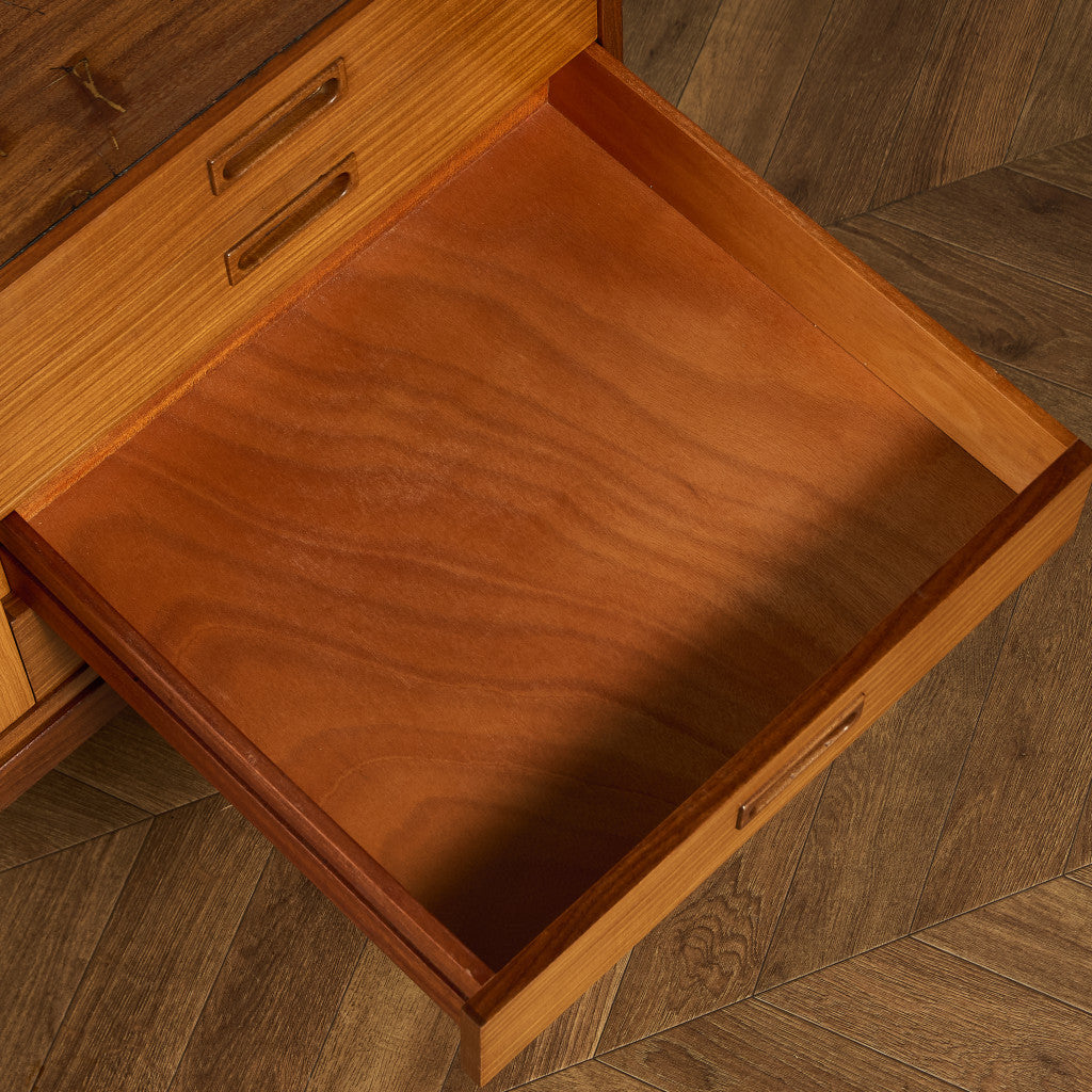 イギリス ヴィンテージ サイドボード