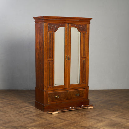 英国 アンティーク ワードローブ