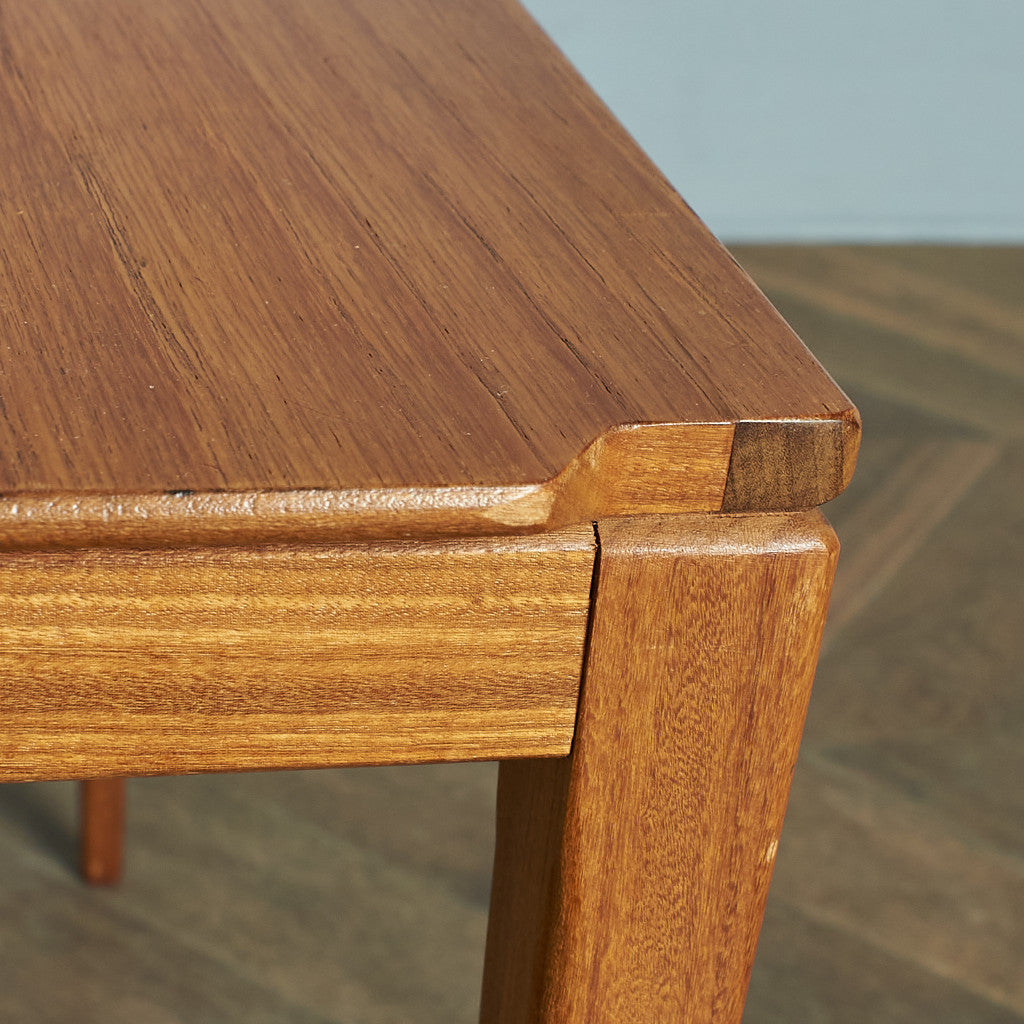 FYNE LADYE OF BANBURY Vintage Nesting Table #72163 – camori FYNE LADYE OF BANBURY Vintage Nesting Table #72163 – camori