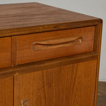 Fresco ヴィンテージ 脚付き サイドボード (4072)