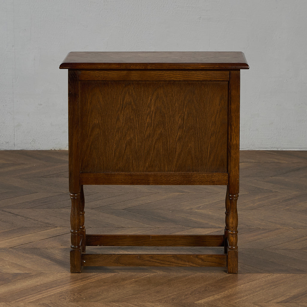 英国 クラシック サイドキャビネット サイドテーブル