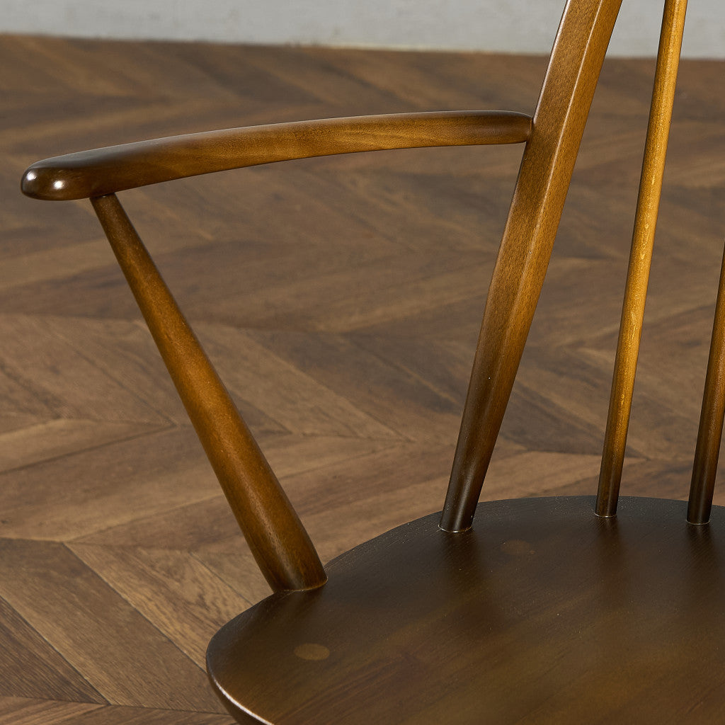 ヴィンテージ クエーカー アームチェア ラウンドゴールドラベル