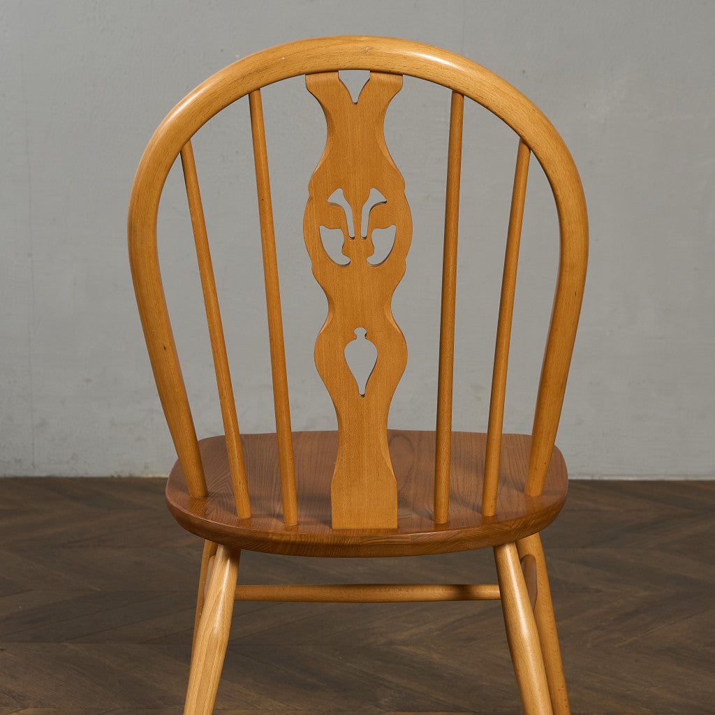 シスルバックチェア ゴールドメタルラベル