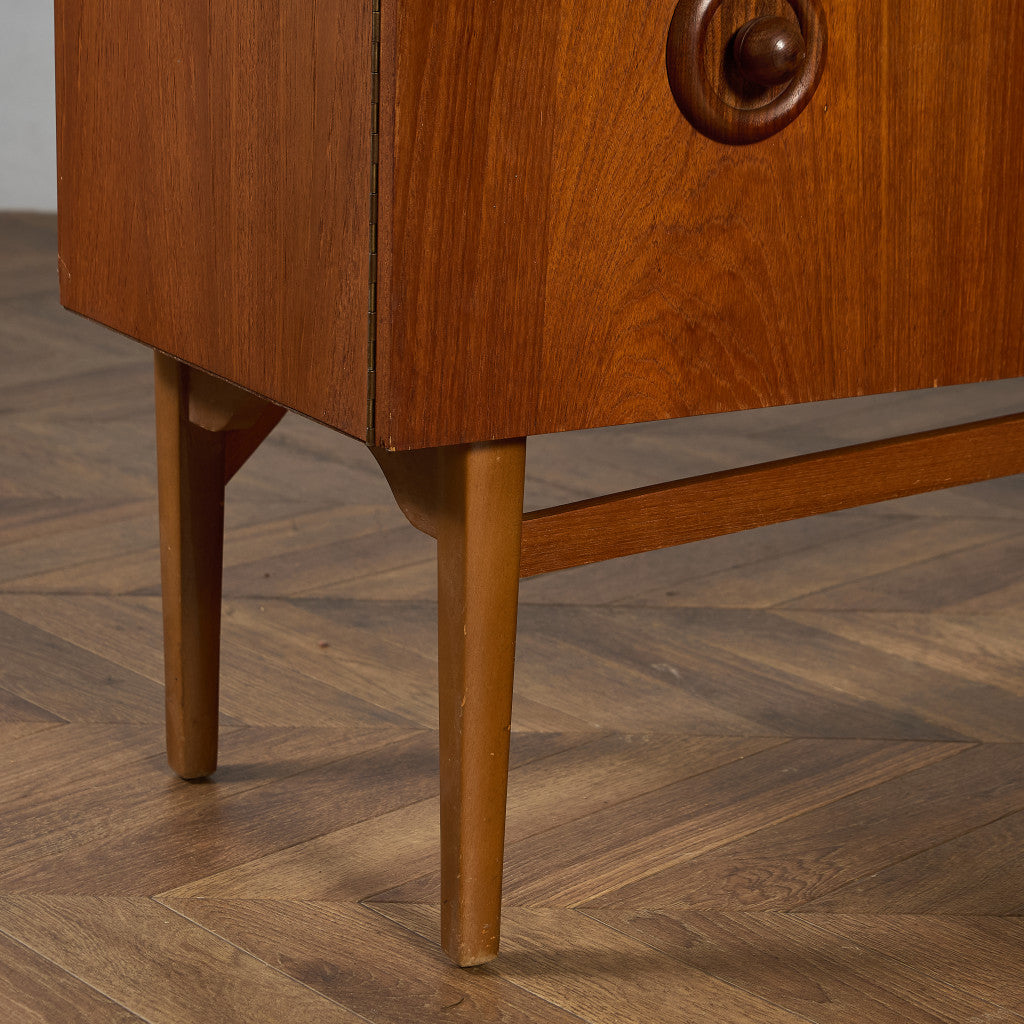 イギリス ヴィンテージ サイドボード