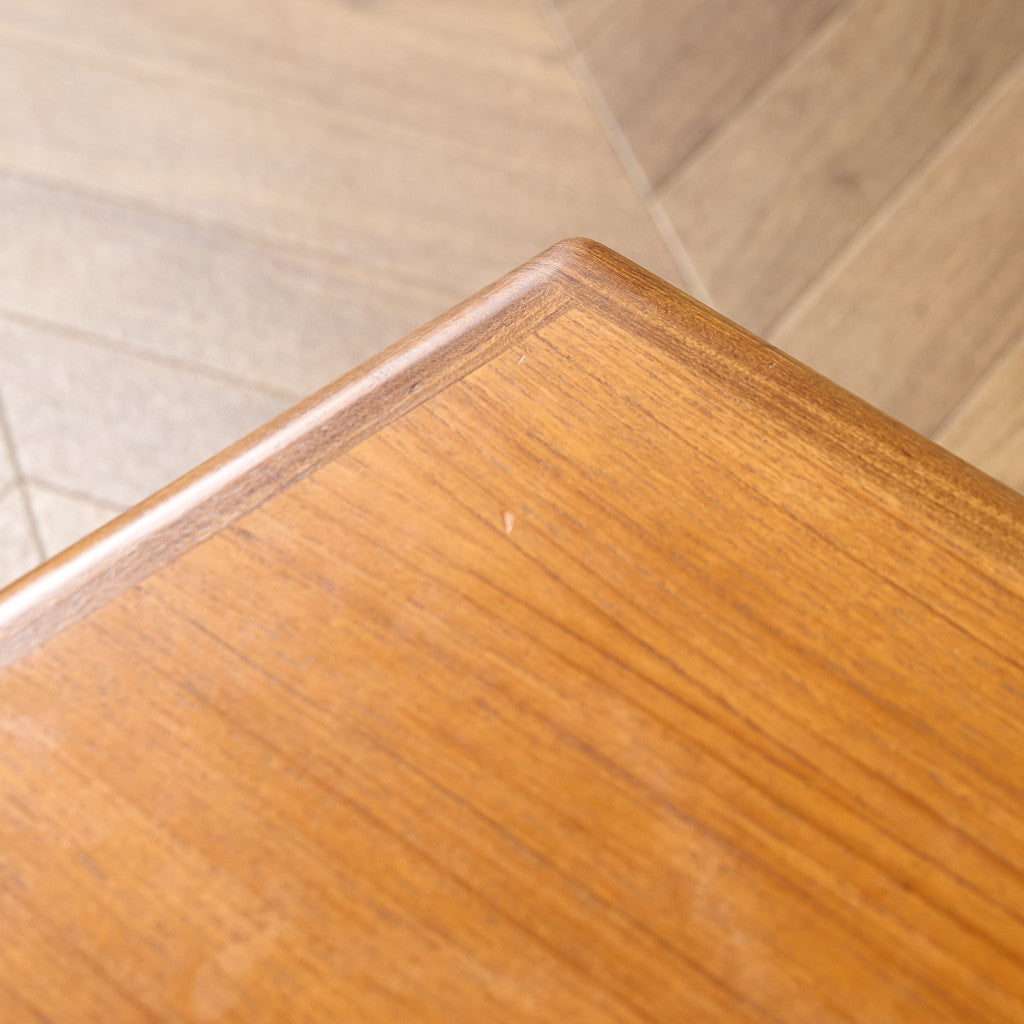 Astro セラミックタイルトップ ネストテーブル