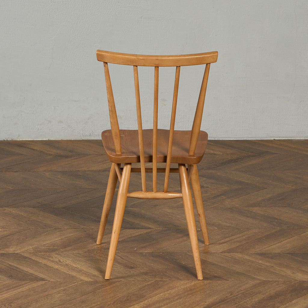 スティックバックチェア