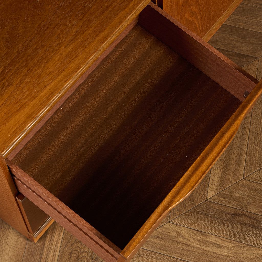 A Quinn (Sales) Ltd ヴィンテージ ウォールユニット