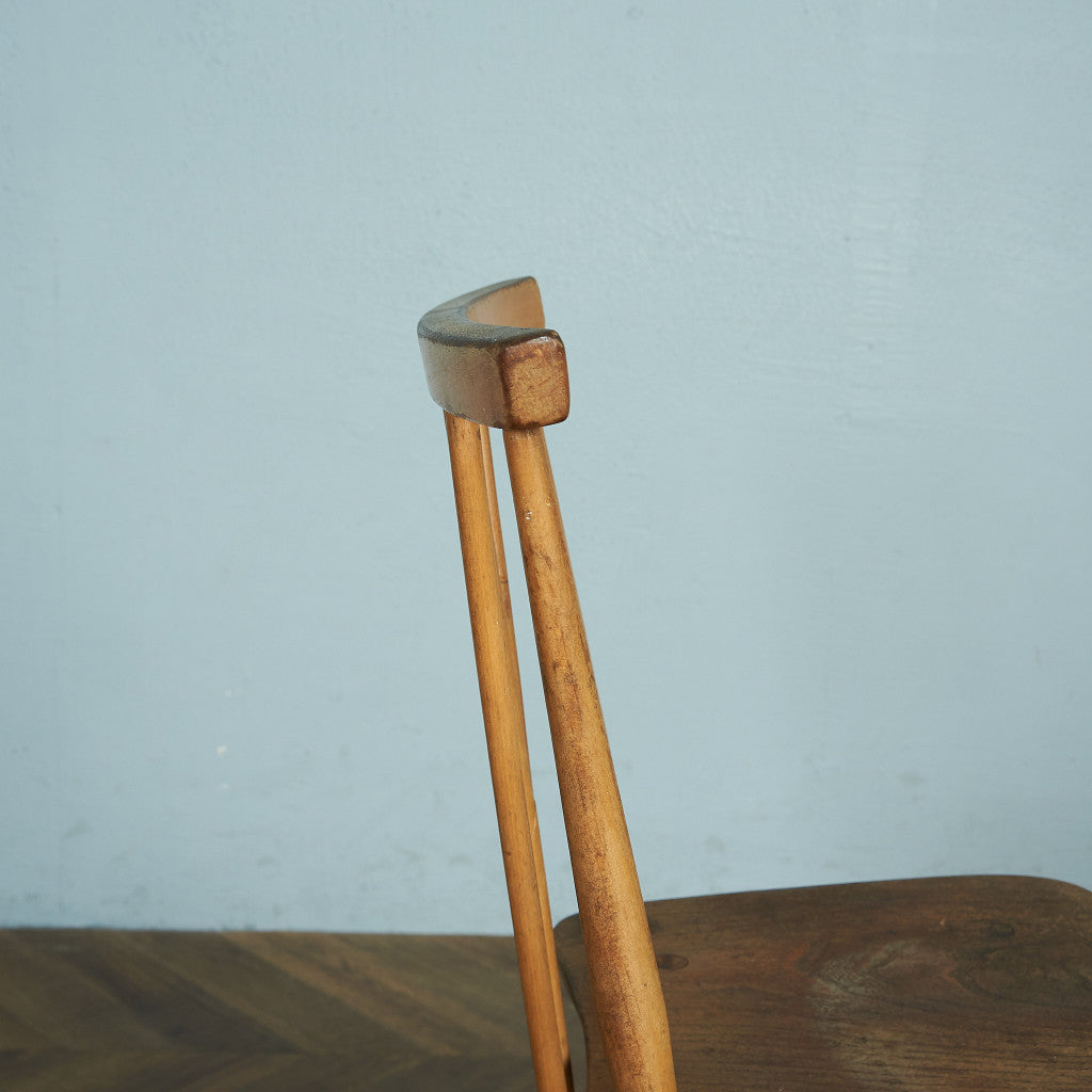 スティックバックチェア