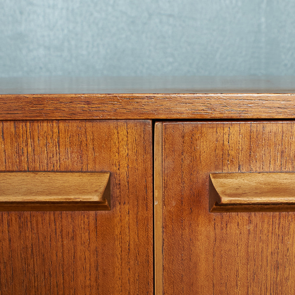 イギリスヴィンテージ サイドボード