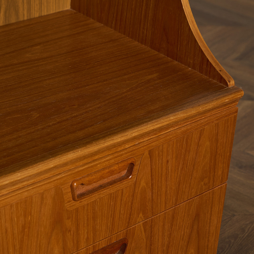 ヴィンテージ ハイサイドボード