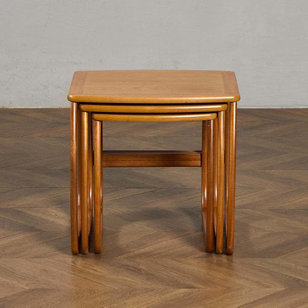 Burlington ネストテーブル