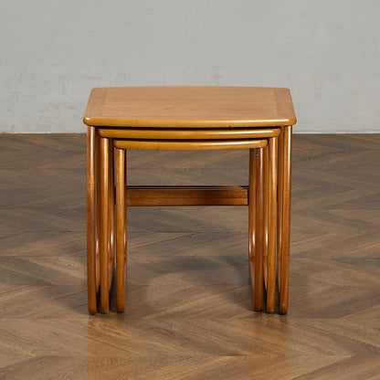 Burlington ネストテーブル