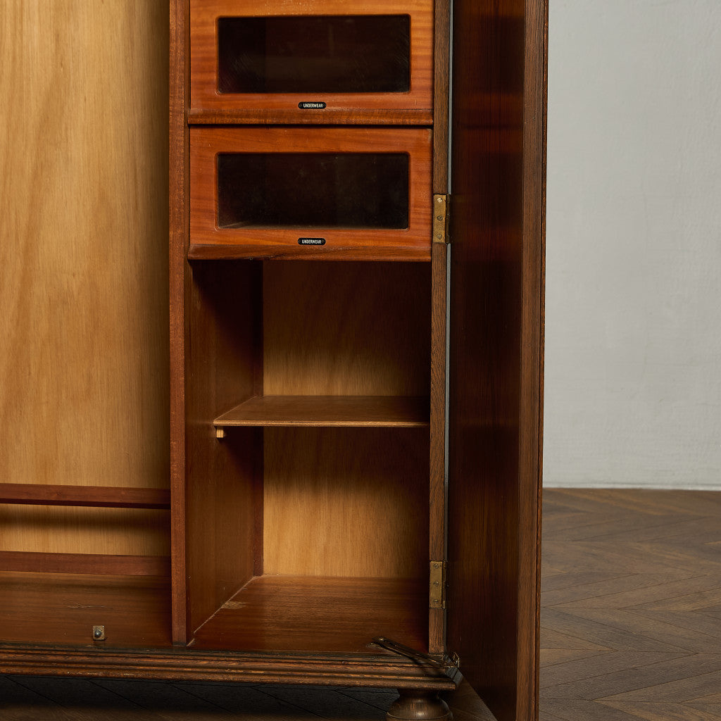 英国 クラシック ワードロープ