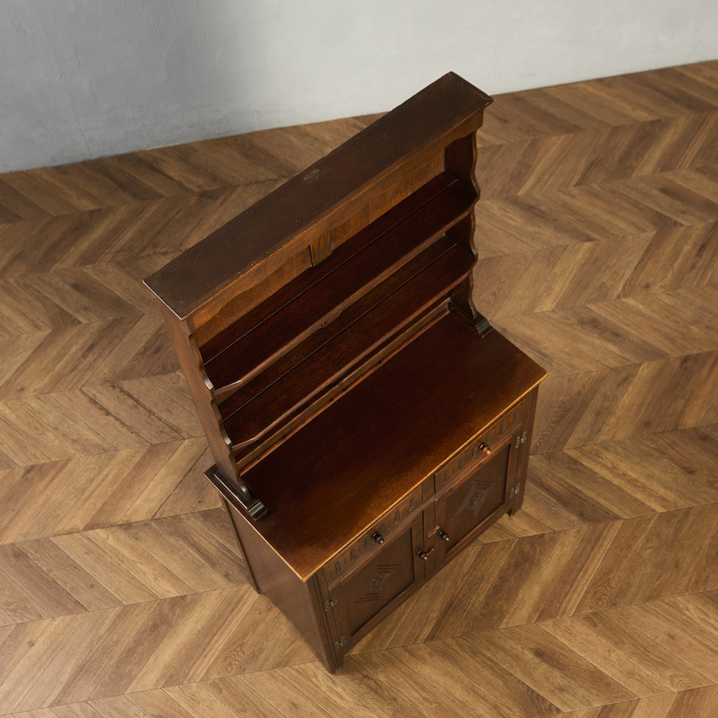 ウェルシュドレッサー 食器棚