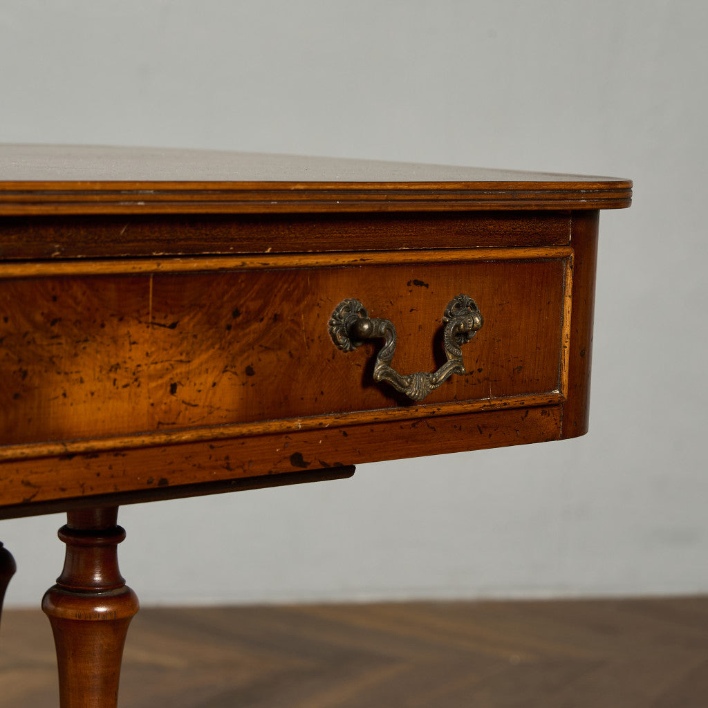 サイドテーブル