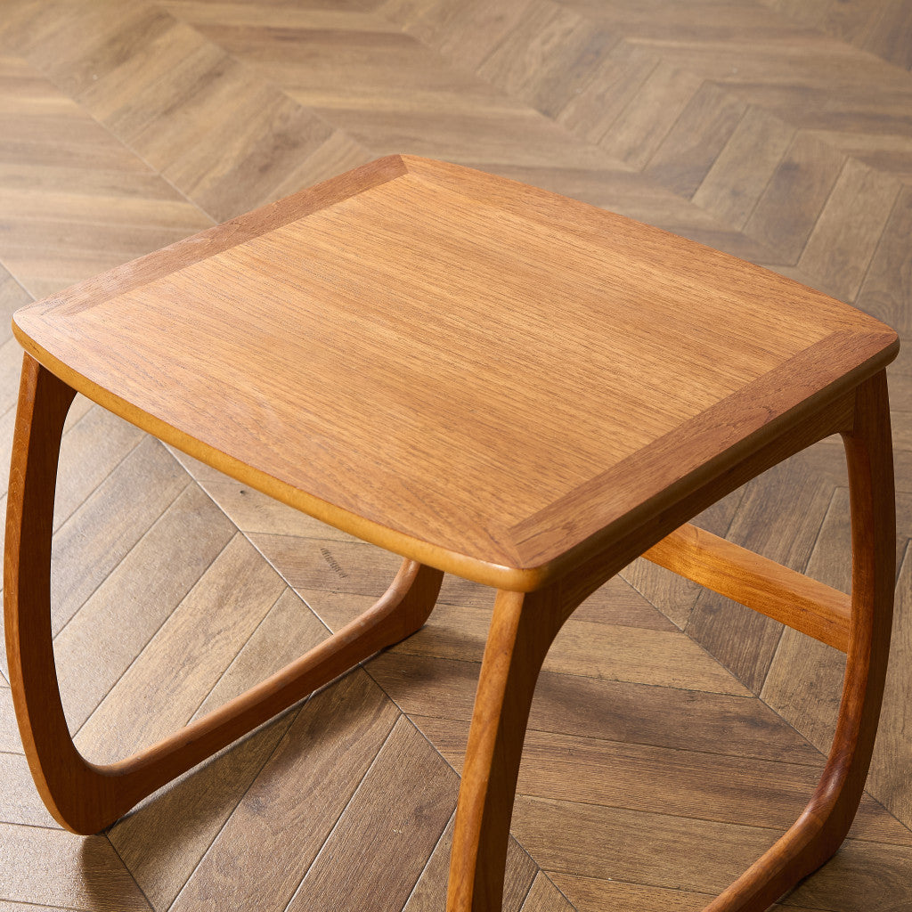 Burlington ネストテーブル