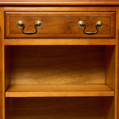 英国 クラシック サイドキャビネット