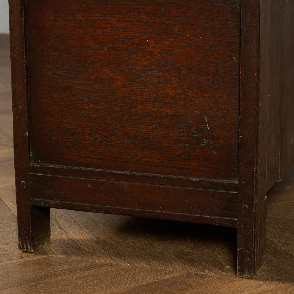 Alfred Allen コートカップボード