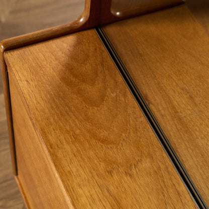 ヴィンテージ ガラスキャビネット