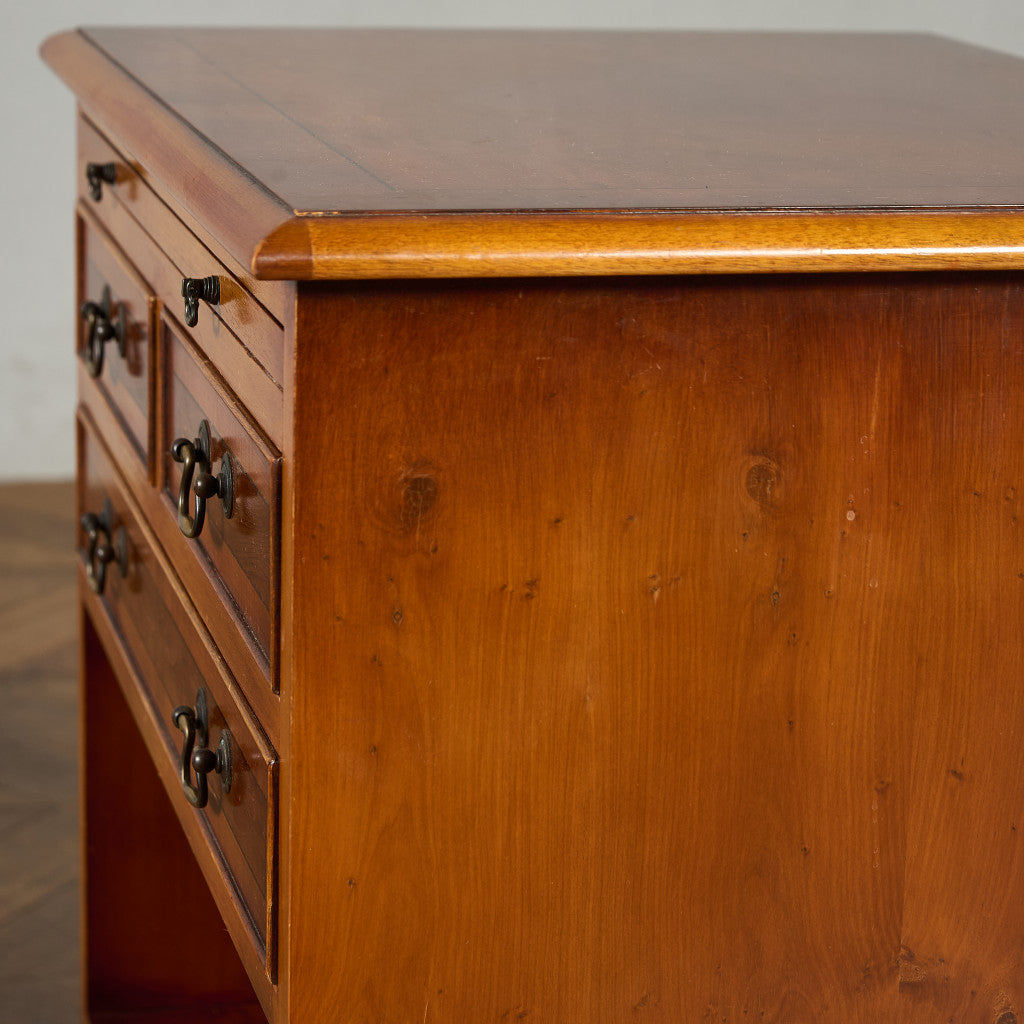 サイドキャビネット