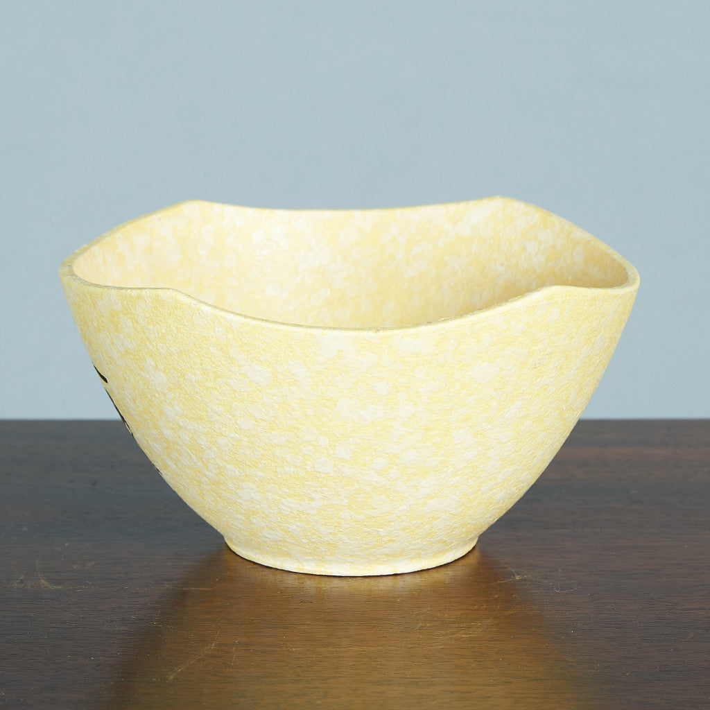 German Art Pottery ボウル