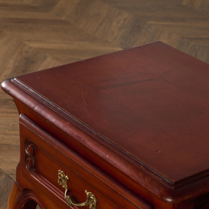 英国 クラシック ベッドサイド キャビネット