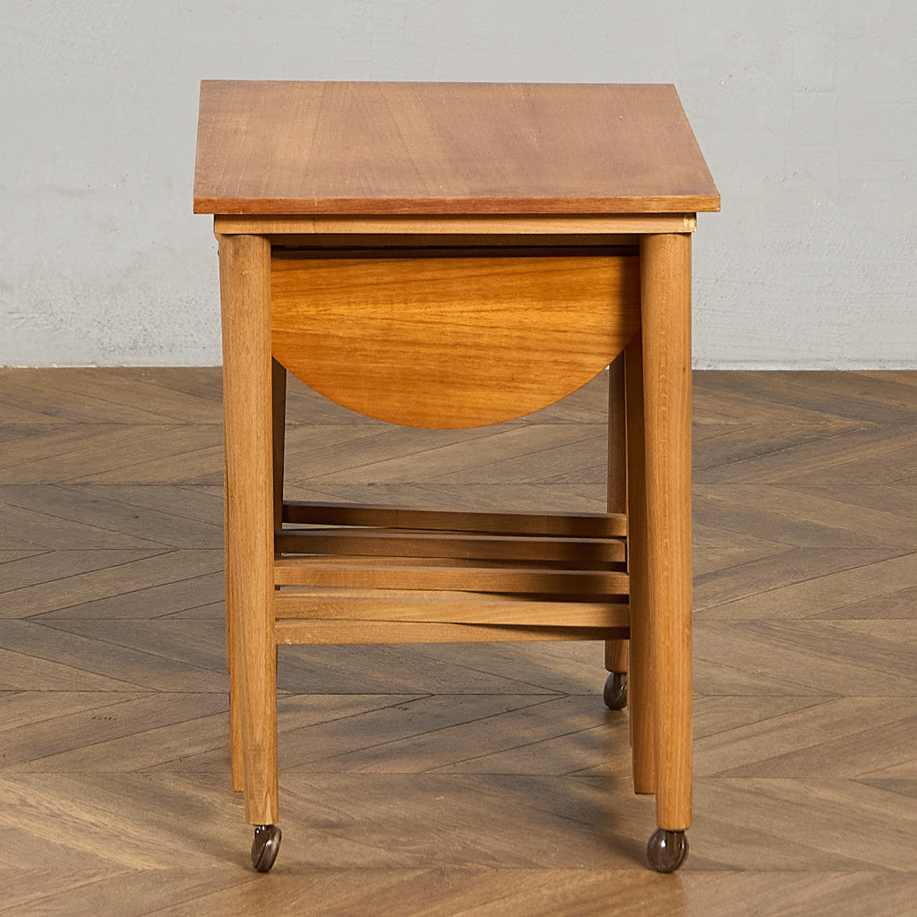 Novy Domov ヴィンテージ ネストテーブル