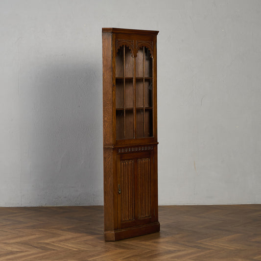 英国 クラシック オーク コーナーキャビネット