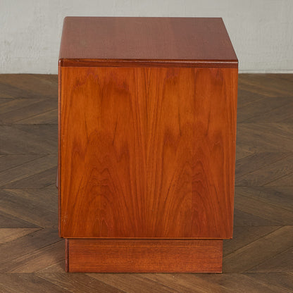 Fresco ナイトテーブル