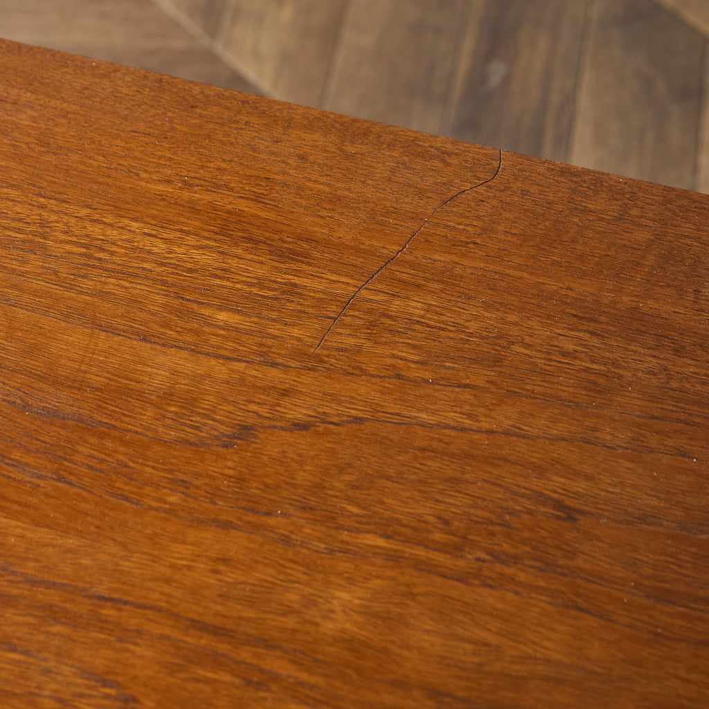 Novy Domov社 Poul Hundevad ネストテーブル