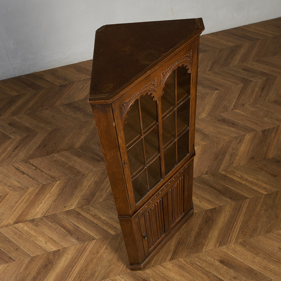 英国 クラシック オーク コーナーキャビネット