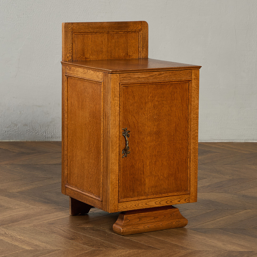 英国 クラシック ベッドサイド キャビネット