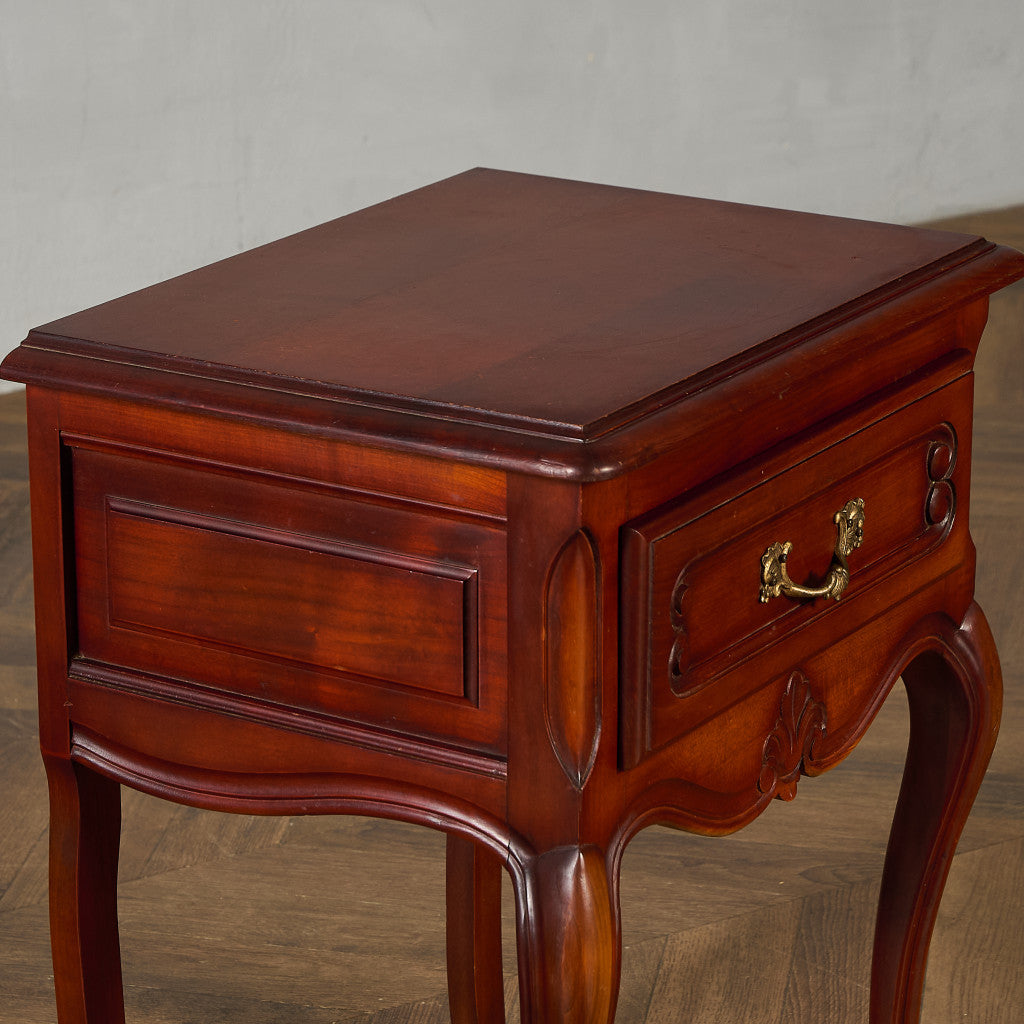 英国 クラシック ベッドサイド キャビネット