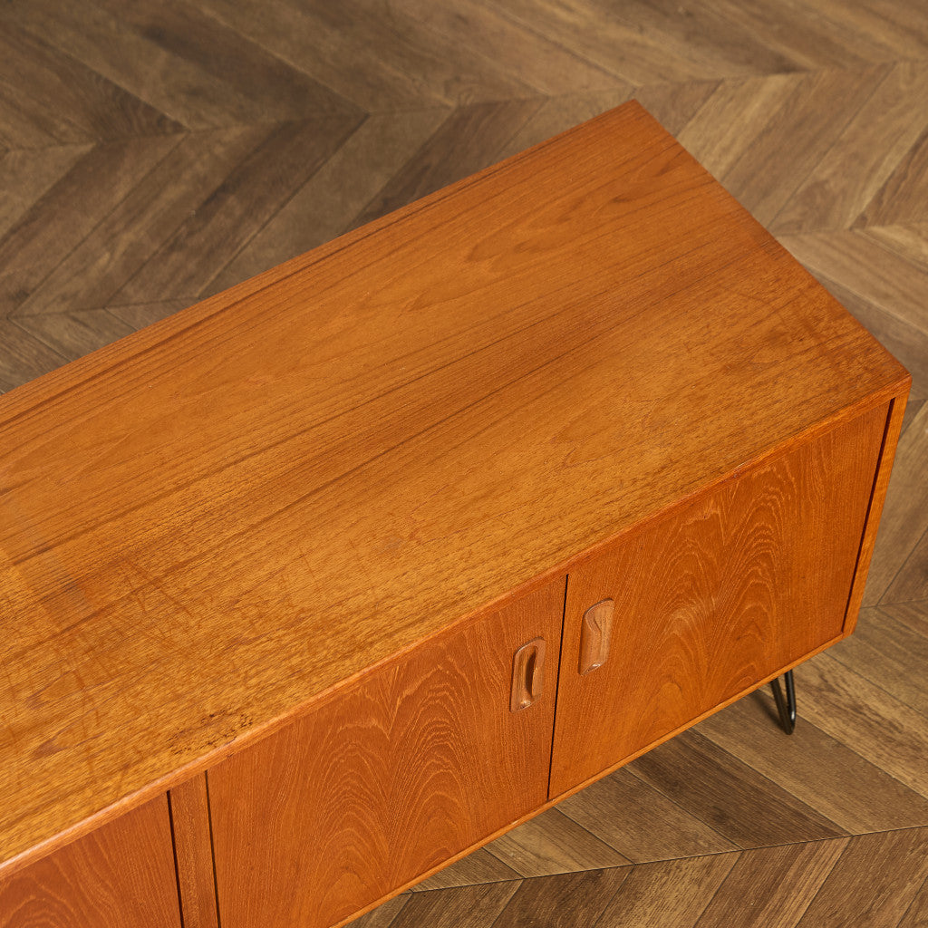 Fresco ヴィンテージ サイドボード カスタム アイアン ヘアピンレッグ