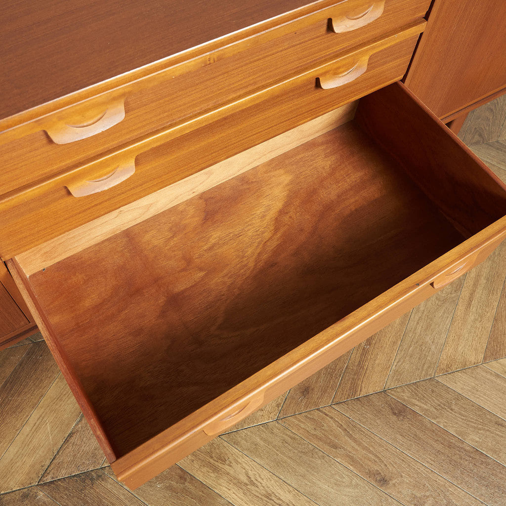 イギリスヴィンテージ サイドボード / カップボード