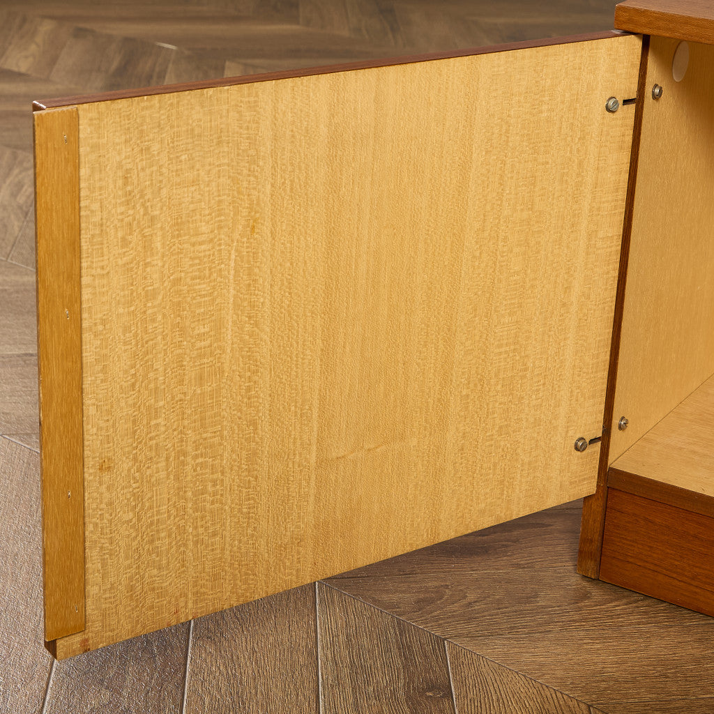 英国 ヴィンテージ キャビネット