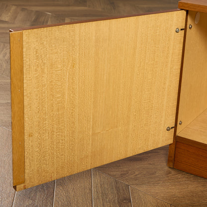 英国 ヴィンテージ キャビネット