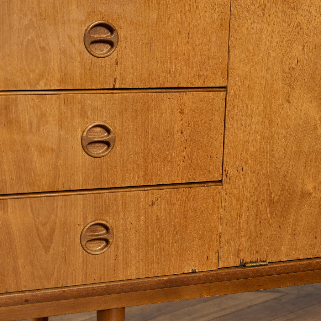 イギリス ヴィンテージ サイドボード